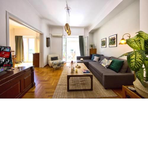 Your home under the Acropolis! Central & safe!
