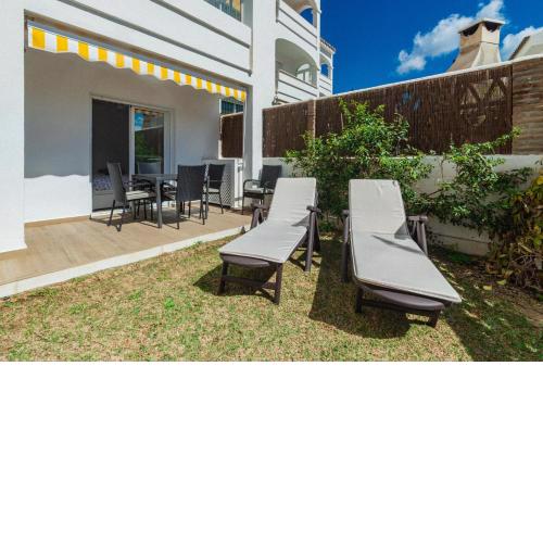YourHolidaysinspain Casablanca 4, Apartment with private garden, renovated in 2022