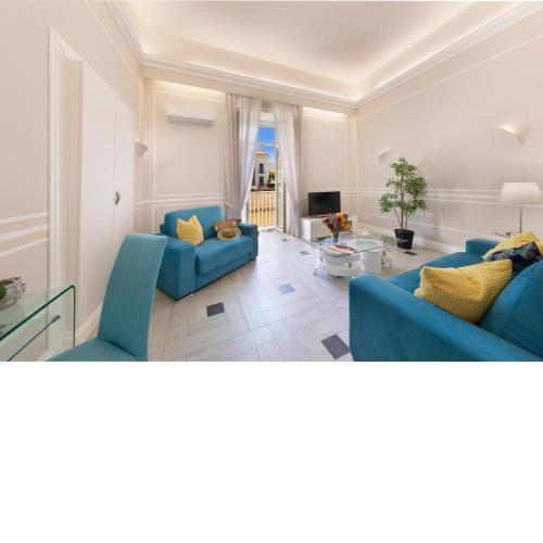 YourHome - Royal Blue Suite