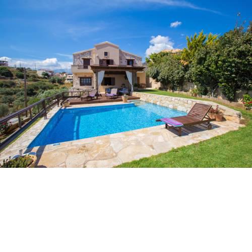 Zacharias Villa Sleeps 6 Pool Air Con WiFi