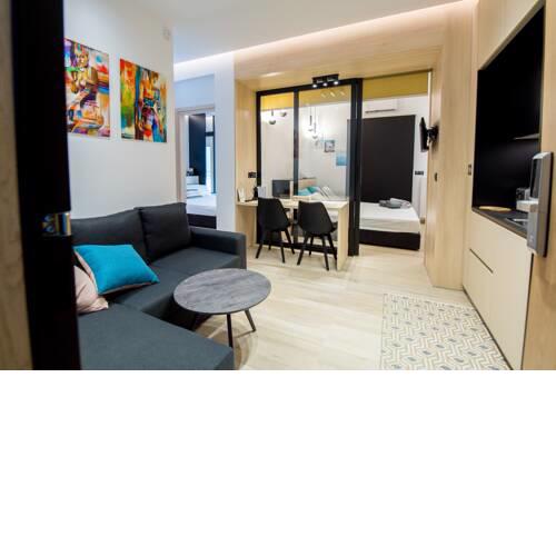 Zan Moreas Luxury Apartment