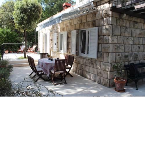 Zaton Holiday House