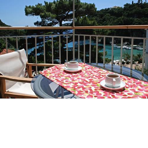 Zefiros Traditional Hotel