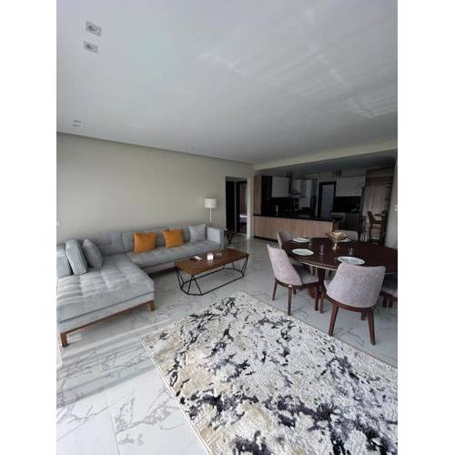Zen stays Sunny 2BR Lakeview