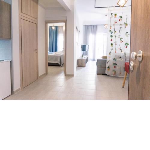 Zennova #4 Lovely Flower Family Apartment