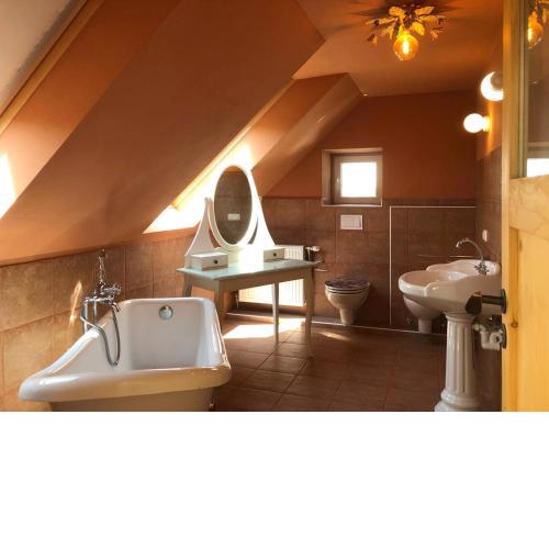 Zimmer mit Bad in Haus auf dem Land