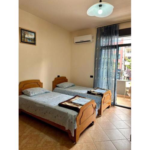 Zina Rooms 1 minute away from the bach