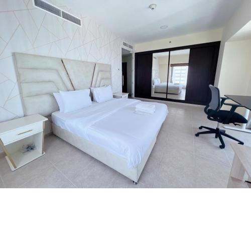 ZINGO - 7001R1 Fully Furnished Room at Marina