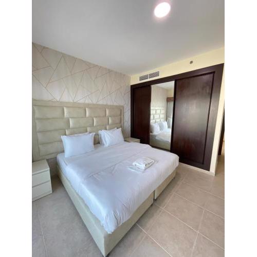 ZINGO - 7001R2 Beautifully Furnished Room at Marina