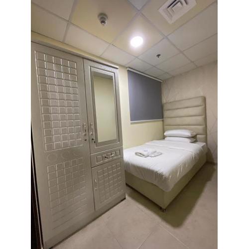 Zingo - 7001R5 - Private Room at Dubai Marina with premium amenities