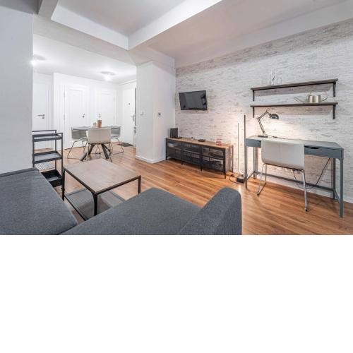 ZizkovZen Apartment by Rentez
