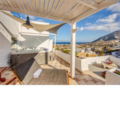 Zoe Aegeas luxury villa with jacuzzi