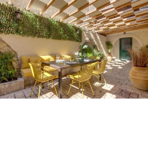 Zoe Suites