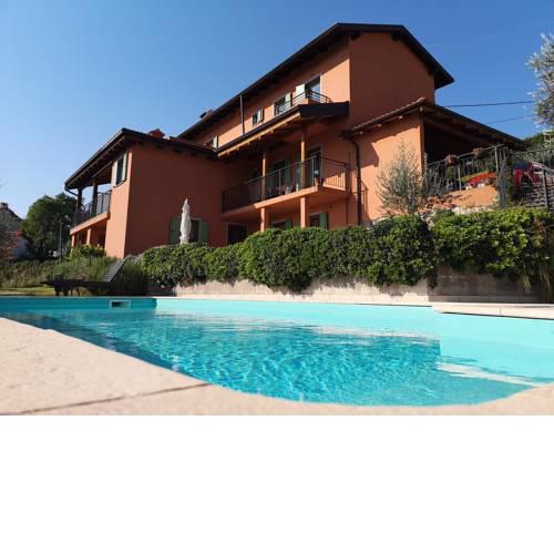 Zoi Apartments