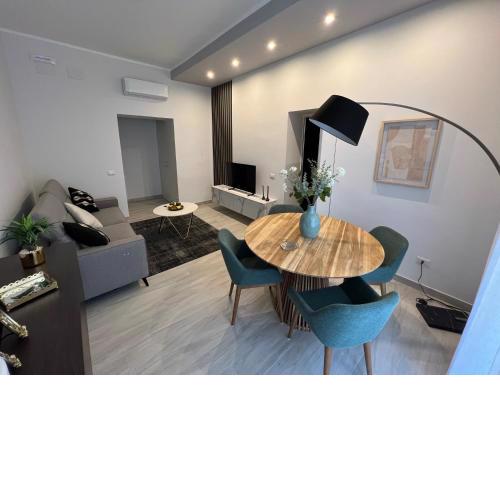 Zola Luxury House