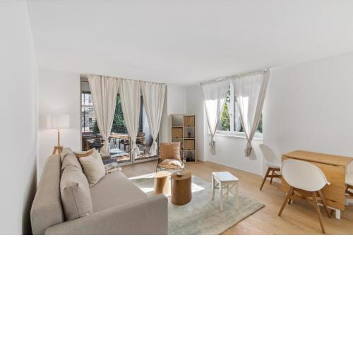 Zurich Flat: Central & Lake Convenience