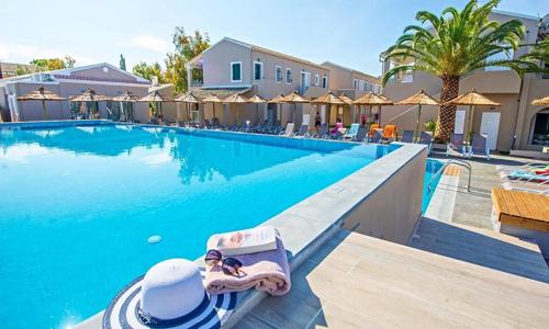 Amour Holiday Resort