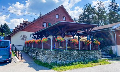 Beskydy přímo pod Lysou horou: Hotel Rajská bouda *** se vstupem do sauny, bowlingem a polopenzí