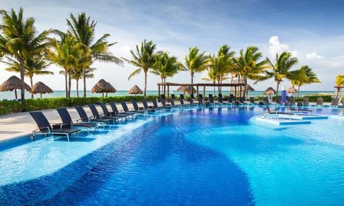 BlueBay Grand Esmeralda