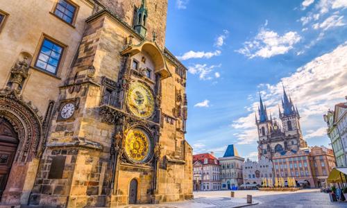 Centrum Prahy v přepychovém Hotelu Republika & Suites ***** s wellness a večeří u Karlova mostu + polopenze