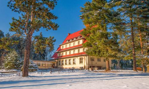 Český ráj: Parkhotel Skalní město *** s all inclusive stravou i nápoji + masáž