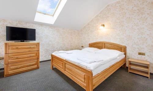 CHKO Křivoklátsko v Hotelu Jesenice *** s polopenzí a zmrzlinou + 50% slevou na procedury