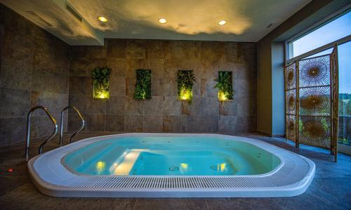 CHKO Křivoklátsko v Resortu Vyhlídka Šlovice s polopenzí a privátním wellness