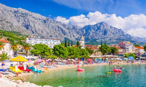 Chorvatsko: Baška Voda jen 350 m od moře v Penzionu Radič s českým delegátem + možnost dopravy a polopenze