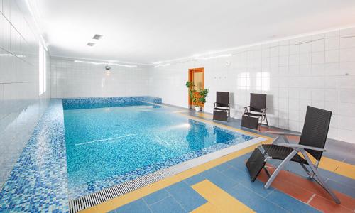 Dovolená u Písku a Strakonic: Penzion Putim s polopenzí a wellness s bazénem, vířivkou a saunou + dítě zdarma