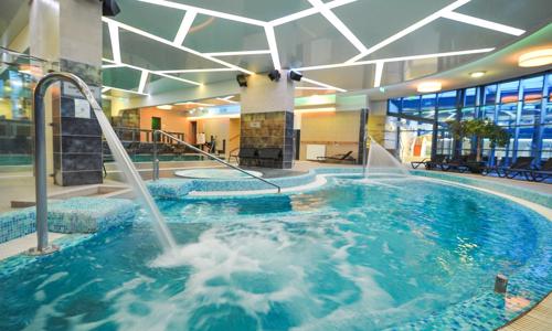 Eger přímo v historickém centru a nedaleko lázní v Hotelu Centrooms Park Eger *** s wellness a polopenzí