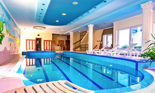 Hévíz v Blue Villa Apartmans jen 500 m od jezera s neomezeným wellness, polopenzí a slevami