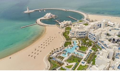 Hilton Salwa Beach Resort & Villas
