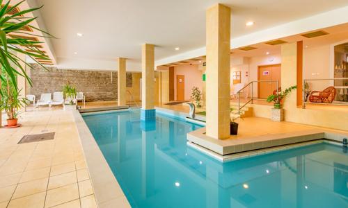 Hotel Fit Hévíz *** jen 500 od termálního jezera + polopenze a wellness