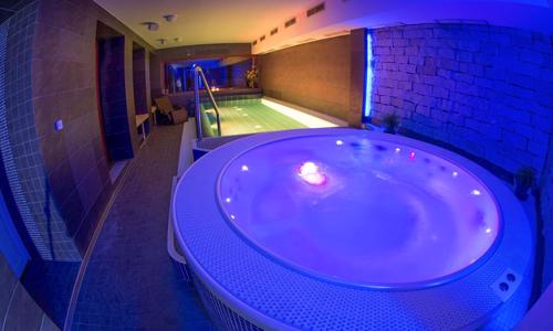 Jeseníky: Hotel Slunný dvůr *** se vstupem do wellness, chutnou polopenzí a slevou na masáže