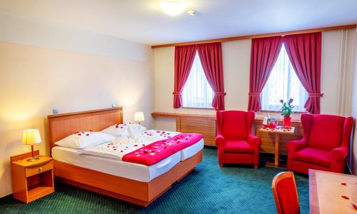 Jeseníky: Relax blízko ski areálů v Hotelu Slovan **** se saunou, vířivkou, procedurami a polopenzí