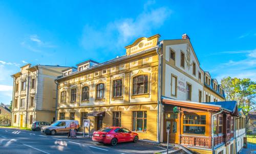 Jeseníky v Hotelu Praděd Thamm *** s neomezeným wellness, lahví kvalitního vína, bowlingem a polopenzí