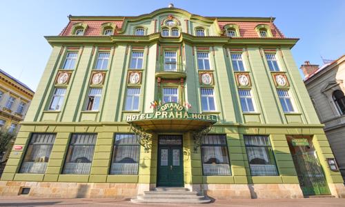 Jičín luxusně: Grand Hotel Praha **** s privátním wellness Císařské lázně a polopenzí od italského šéfkuchaře