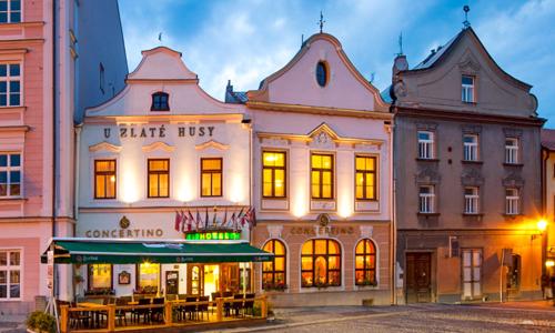 Jindřichův Hradec: Hotel Concertino - Zlatá Husa **** se snídaněmi, privátní saunou a slevou na proceduru