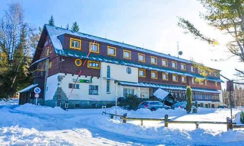 Jizerské hory u ski areálů: Parádní dovolená v Hotelu Maxov *** s polopenzí a vstupem do sauny