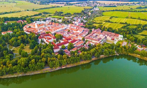 Jižní Čechy: Třeboň v Hotelu Myslivna *** se vstupem do bazénu v lázních Aurora, solnou jeskyní a polopenzí