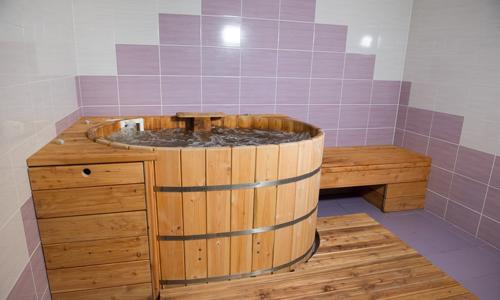 Jižní Morava: Relax a romantika ve Wellness Hotelu U Langrů s privátním wellness, řadou procedur a polopenzí
