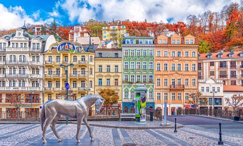 Karlovy Vary: Hotel Marttel *** se vstupenkou do Alžbětiných lázní, slevami, kávou se zákuskem a snídaněmi