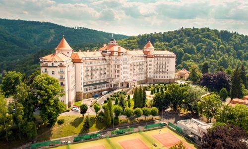 Karlovy Vary: Luxusní Hotel Imperial ***** s neomezeným wellness, 3 procedurami, kávou se zákuskem a polopenzí