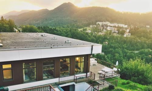 Krásné Vídeňské Alpy ve Sporthotelu am Semmering *** se saunou, bazénem, jízdenkou na lanovku a polopenzí