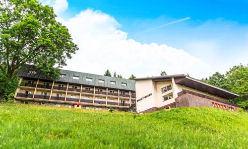 Krkonoše: Špindlerův Mlýn v Hotelu Horní Pramen se vstupem do vodního ráje a sauny + polopenze a výhody