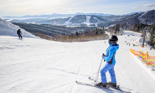 Krkonoše v Hotelu Krakonoš *** blízko skiareálů s polopenzí, saunou a slevami