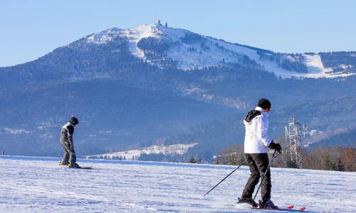 Lipno nedaleko skiareálů a běžkařských tratí v Penzionu Nad jezerem s polopenzí