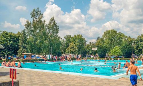 Maďarsko u Egeru jen 750 m od termálních lázní: Apartmány Margaréta s neomezeným wellness a polopenzí