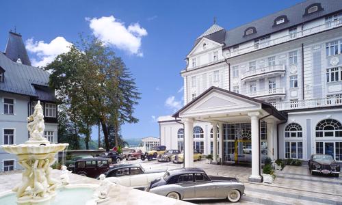 Mariánské Lázně: 5* Hotel Esplanade Spa & Golf Resort s procedurami, bazénem a snídaní + dítě do 13 let zdarma