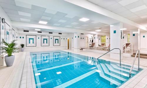Mariánské Lázně: Parkhotel Golf **** s vyhřívaným bazénem, masáží, vonnou koupelí a polopenzí